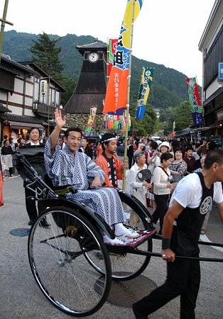 愛之助 出石でお練り