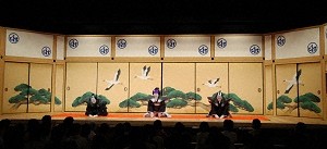 初日を迎えた永楽館柿落大歌舞伎