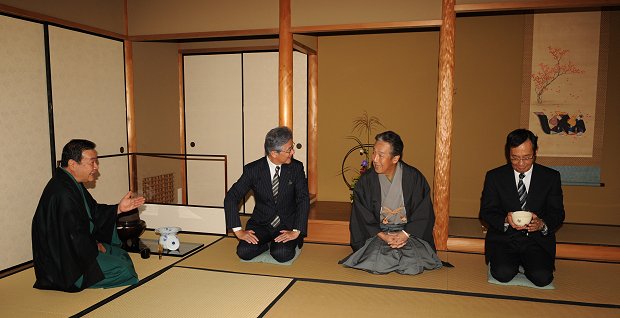 勘三郎『大阪平成中村座』開催記念茶会で意気込みを語りました