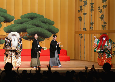 大阪松竹座「二月花形歌舞伎」で「鬼は外、福は内！」