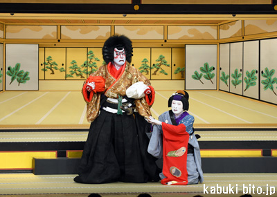 『御所桜堀川夜討』 左より、中村吉右衛門、中村雀右衛門 歌舞伎座「六月大歌舞伎」初日開幕