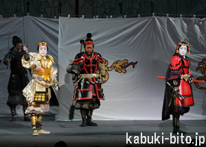 『マハーバーラタ戦記』 左より、尾上菊之助、片岡亀蔵、中村七之助 歌舞伎座「芸術祭十月大歌舞伎」初日開幕
