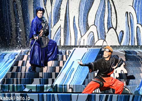 『NARUTO -ナルト-』 左より、中村隼人、坂東巳之助 新作歌舞伎『NARUTO -ナルト-』初演、開幕