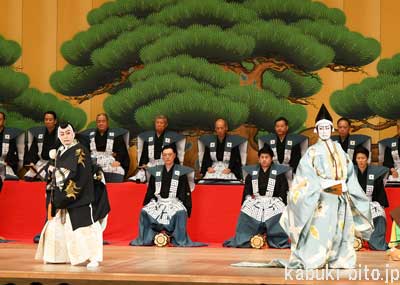 『勧進帳』 左より、松本幸四郎、片岡仁左衛門 大阪松竹座「七月大歌舞伎」高麗屋襲名の賑わい