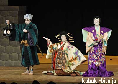 『宮島のだんまり』 左より、中村錦之助、中村扇雀、市村萬次郎 歌舞伎座「芸術祭十月大歌舞伎」初日開幕
