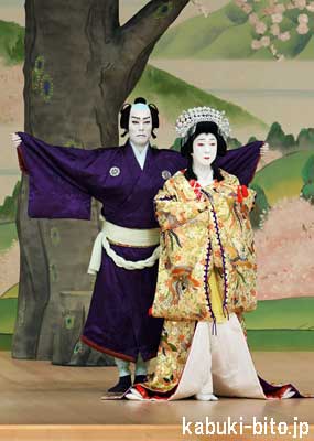 『吉野山』 左より、中村勘九郎、坂東玉三郎 歌舞伎座「芸術祭十月大歌舞伎」初日開幕