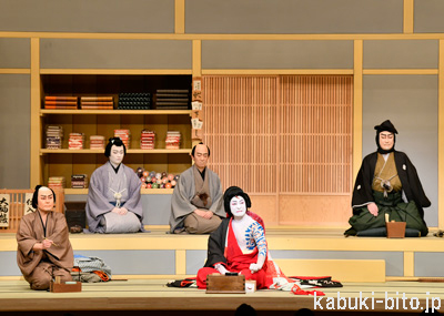 『弁天娘女男白浪』 左より、市川右團次、中村福之助、片岡市蔵、片岡愛之助、中村芝翫 師走の京の風物詩「吉例顔見世興行」が南座で開幕