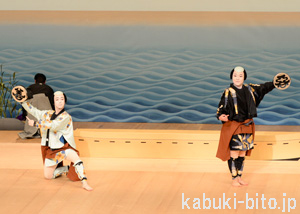『三社祭』 左より、片岡千之助、中村鷹之資 師走の京の風物詩「吉例顔見世興行」が南座で開幕