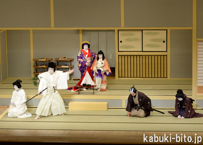 『寺子屋』 左より、中村魁春、中村芝翫、片岡秀太郎、一人おいて、片岡愛之助、中村扇雀 師走の京の風物詩「吉例顔見世興行」が南座で開幕