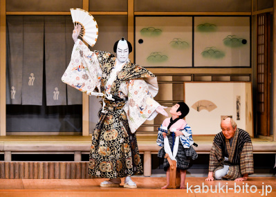 『実盛物語』 左より、中村勘九郎、中村長三郎 3年ぶりに浅草で幕を開けた「平成中村座」