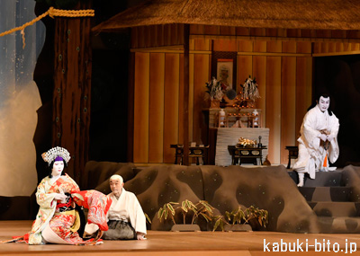 『鳴神』 手前左:中村児太郎/奥:市川右團次 新橋演舞場「初春歌舞伎公演」の賑わい