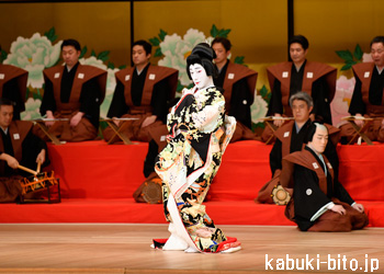 『春興鏡獅子』 市川海老蔵 新橋演舞場「初春歌舞伎公演」の賑わい