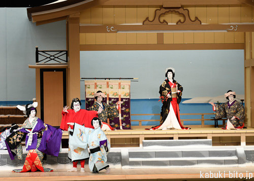 『吉例寿曽我』 奥左より、中村芝のぶ、中村福助、中村梅花/手前左より、中村児太郎、中村芝翫、中村七之助 歌舞伎座「壽 初春大歌舞伎」初日開幕