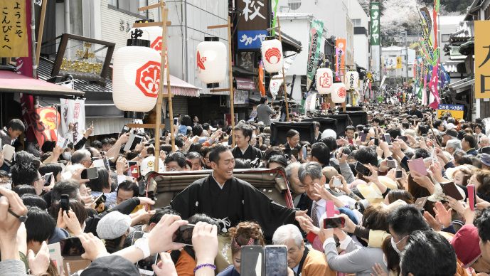 「第三十五回記念 四国こんぴら歌舞伎大芝居」で成功祈願お練り