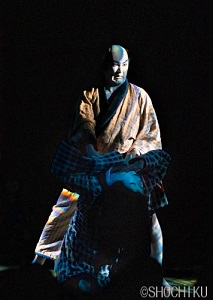 上:中村獅童、下:中村壱太郎 「オフシアター歌舞伎」『女殺油地獄』熱気とともに初日開幕