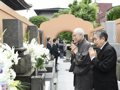 「秀山祭九月大歌舞伎」吉右衛門、歌六らが三世中村歌六 百回忌法要