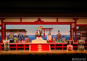 『厳島招檜扇』 左より、中村福之助、中村萬太郎、片岡我當、中村壱太郎、片岡進之助、片岡松之助 大阪松竹座「七月大歌舞伎」、「関西・歌舞伎を愛する会」節目を祝う幕開け