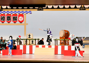 『お祭り』左より、中村梅枝、中村梅玉、中村魁春 歌舞伎座「秀山祭九月大歌舞伎」初日開幕