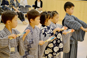 こども歌舞伎スクール「寺子屋」 中間発表会を開催