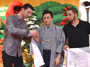 染五郎とMLB選手が「歌舞伎座ギャラリー」で日米交流