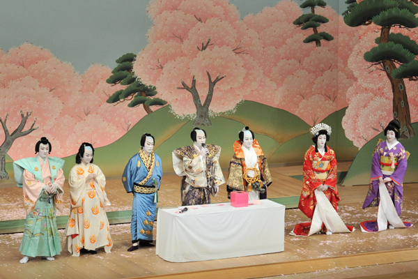 南座「三月花形歌舞伎」ホワイトデーイベントの盛況