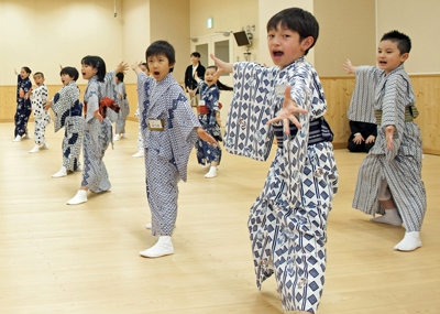 こども歌舞伎スクール「寺子屋」夏期ワークショップ参加者募集