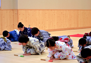 こども歌舞伎スクール「寺子屋」 中間発表会を開催