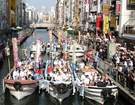 水都大阪で船乗り込み