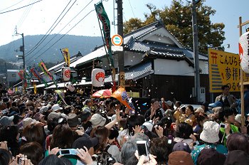 勘三郎 こんぴら歌舞伎でお練り