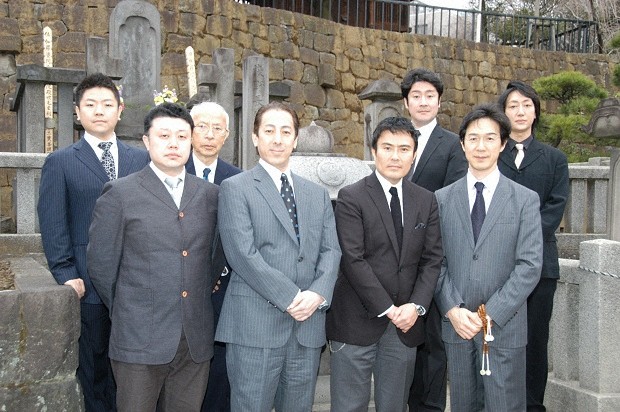 『四谷怪談忠臣蔵』出演者がゆかりの寺や神社で舞台安全成功祈願