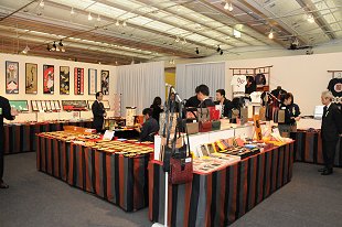 團十郎がテープカット～日本橋髙島屋「わが心の歌舞伎座展」