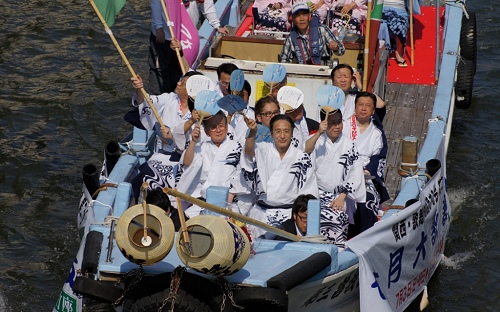 大阪松竹座で古式ゆかしき「船乗り込み」