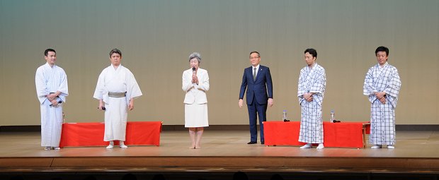 亀治郎、三響會出演の「伝統芸能の今」が初日を迎えました
