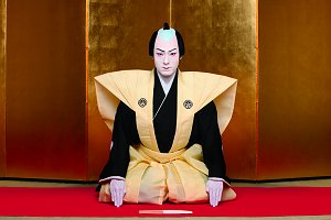 襲名披露を前に勘太郎、勘三郎、七之助が所縁の深い浅草寺で「お練り」を行います