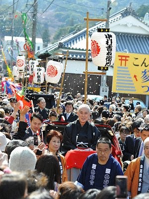 四国こんぴら歌舞伎大芝居でお練りが行われました