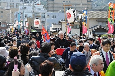 四国こんぴら歌舞伎大芝居でお練りが行われました