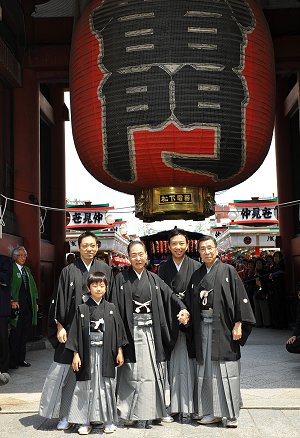 猿之助、亀治郎、香川照之らが「浅草寺お練り」を行いました～新橋演舞場「六月大歌舞伎」「七月大歌舞伎」