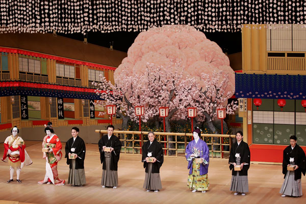 歌舞伎 竹と菊 羽子板 73cm×33cm 久月 久月作 7号 歌舞伎十八番 豆羽子板 日本製 お土産 : ハロー