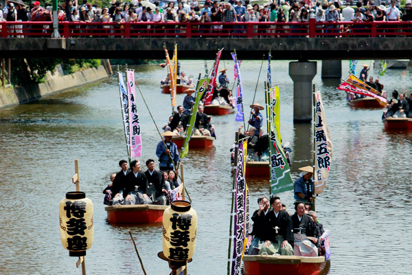 芝翫、橋之助、福之助、歌之助が博多へ船乗り込み|歌舞伎美人
