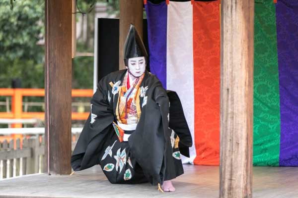 幸四郎が奉納舞台『三番叟』披露｜歌舞伎美人