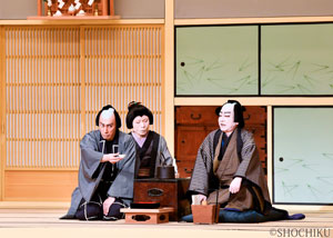 『め組の喧嘩』左より、市川海老蔵、中村歌女之丞、中村梅玉 新橋演舞場「初春歌舞伎公演」初日の賑わい