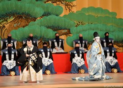 『勧進帳』左より、松本白鸚、松本幸四郎(A日程) 歌舞伎座「四月大歌舞伎」初日開幕