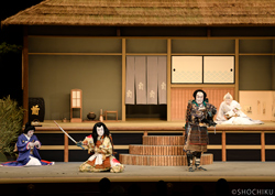 『絵本太功記』左より、中村魁春、尾上菊之助、中村芝翫、中村東蔵 歌舞伎座「四月大歌舞伎」初日開幕