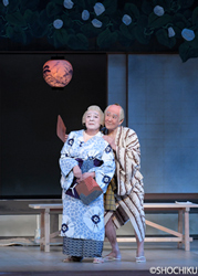 『夕顔棚』左より、尾上菊五郎、市川左團次 歌舞伎座「六月大歌舞伎」初日開幕