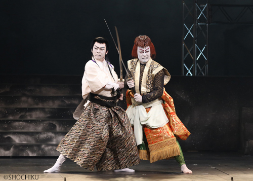 『GOEMON 石川五右衛門』左より、今井翼、片岡愛之助 大阪松竹座「十月花形歌舞伎」初日開幕