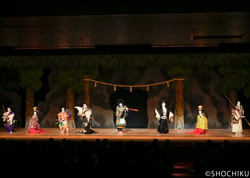 『岩戸の景清』左より、中村莟玉、中村米吉、中村種之助、中村歌昇、尾上松也、坂東巳之助、坂東新悟、中村隼人 歌舞伎座「壽 初春大歌舞伎」初日開幕