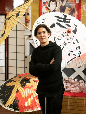 歌舞伎座「尾上右近が描く番傘チャリティー企画」特別展示開催のお知らせ