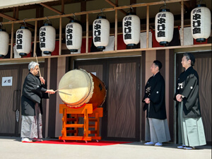 「平成中村座姫路城公演」一番太鼓で迎えた初日