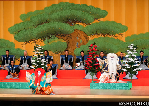 『連獅子』左より、尾上丑之助、尾上菊之助 歌舞伎座「秀山祭九月大歌舞伎」初日開幕