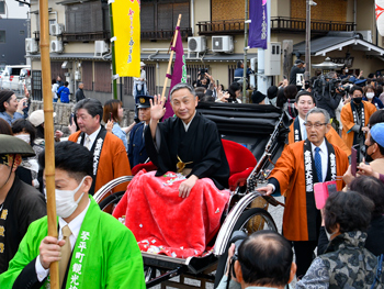 「第三十七回記念 四国こんぴら歌舞伎大芝居」で成功祈願お練り